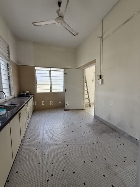 Semi-Detached House for Sale in Tanjung Tokong (Penang) - Cheryl Chng - Kitchen - PropertyGuru.com.my