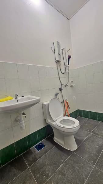 Rumah Teres 2 Tingkat untuk Disewa di Bandar Mahkota Cheras (Cheras) - Sia Tung - Bathroom - PropertyGuru.com.my