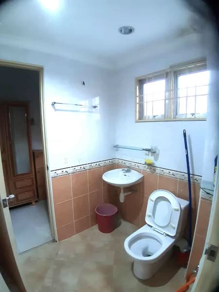 Rumah Teres untuk Dijual di TAMAN PUCHONG UTAMA (Puchong) - SY Chan - Bathroom - PropertyGuru.com.my