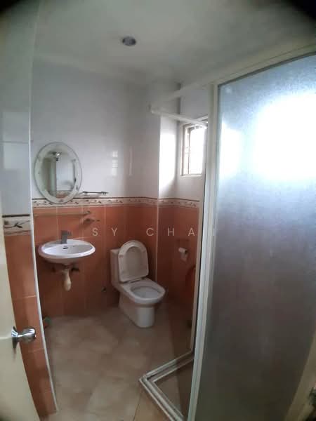 Rumah Teres untuk Dijual di TAMAN PUCHONG UTAMA (Puchong) - SY Chan - Bathroom - PropertyGuru.com.my