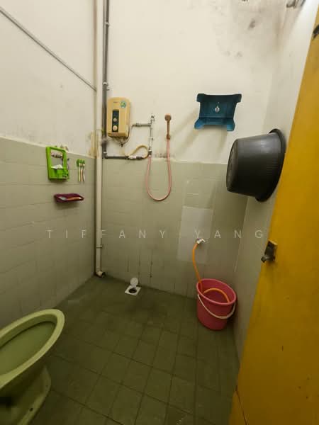1-storey Terraced House for Sale in Taman Bukit Rawang Jaya (Rawang) - Tiffany Yang - Bathroom - PropertyGuru.com.my