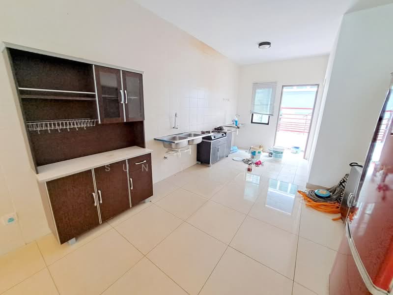 3-storey Terraced House for Rent in Bandar Kinrara (Selangor) - SUNNY YONG - Kitchen - PropertyGuru.com.my