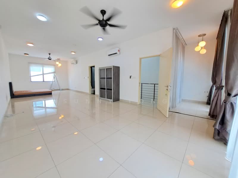 3-storey Terraced House for Rent in Bandar Kinrara (Selangor) - SUNNY YONG - Living Room - PropertyGuru.com.my