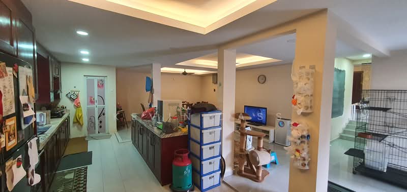 Rumah Teres 3-Tingkat untuk Dijual di Taman Wawasan (Puchong) - Kevin Dass - Kitchen - PropertyGuru.com.my