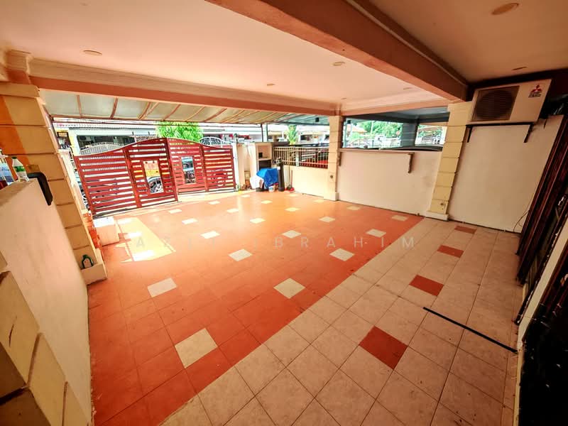 Rumah Teres 2 Tingkat untuk Dijual di Batu Caves (Selangor) - Azli Ibrahim - Exterior - PropertyGuru.com.my