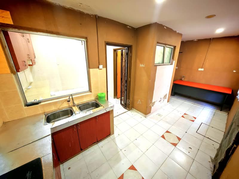 Rumah Teres 2 Tingkat untuk Dijual di Batu Caves (Selangor) - Azli Ibrahim - Kitchen - PropertyGuru.com.my