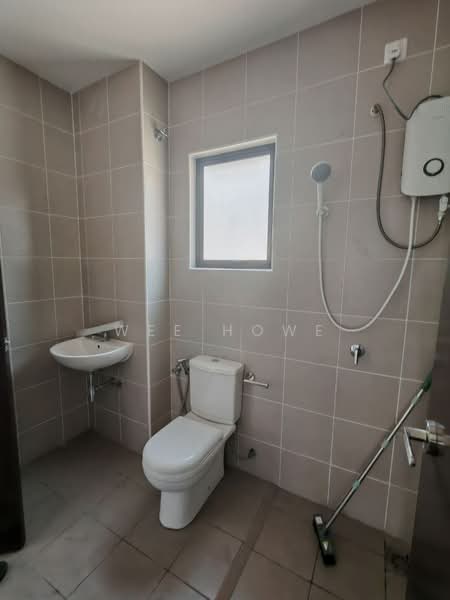 Rumah Teres 2 Tingkat untuk Dijual di Kampung Baharu (Gelang Patah) - Wee Howe - Bathroom - PropertyGuru.com.my