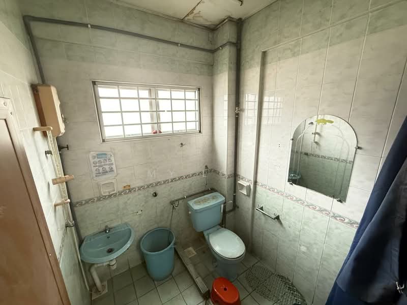 Rumah Teres 2 Tingkat untuk Dijual di Bandar Baru Selayang (Selayang) - MY Loh - Bathroom - PropertyGuru.com.my