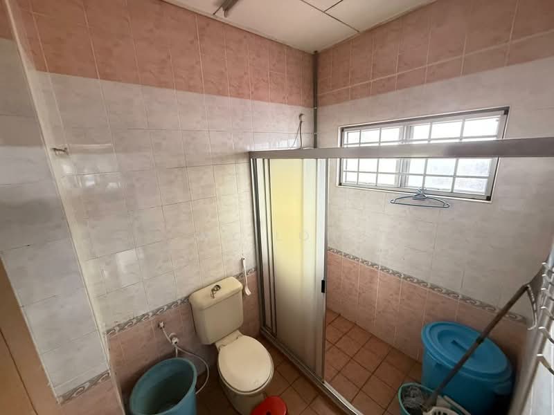 Rumah Teres 2 Tingkat untuk Dijual di Bandar Baru Selayang (Selayang) - MY Loh - Bathroom - PropertyGuru.com.my