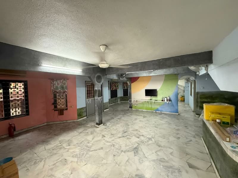 Rumah Teres 2 Tingkat untuk Dijual di Bandar Baru Selayang (Selayang) - MY Loh - Living Room - PropertyGuru.com.my