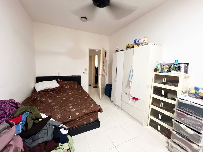 Apartment for Sale at De Bayu Apartment - Nur Ain Mat Zain - Bedroom - PropertyGuru.com.my