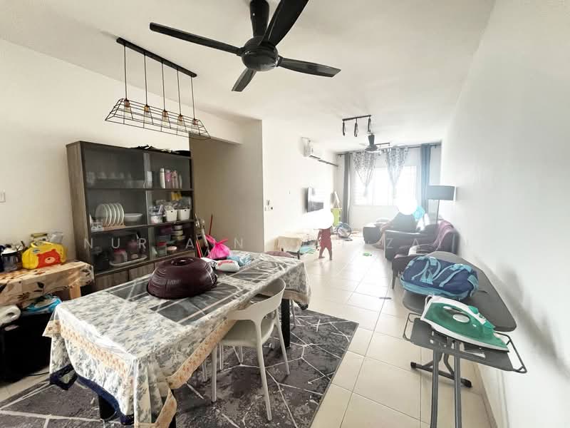 Apartment for Sale at De Bayu Apartment - Nur Ain Mat Zain - Dining Room - PropertyGuru.com.my