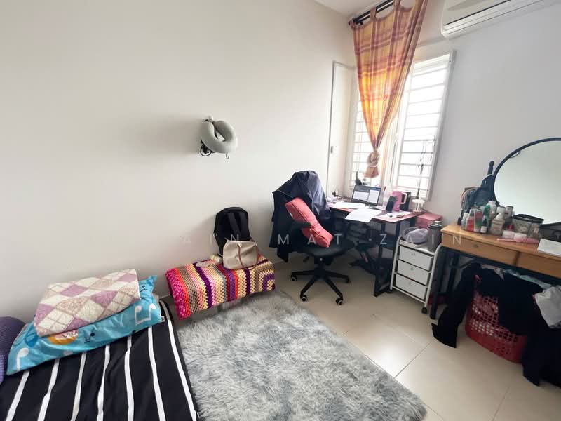 Apartment for Sale at De Bayu Apartment - Nur Ain Mat Zain - Bedroom - PropertyGuru.com.my