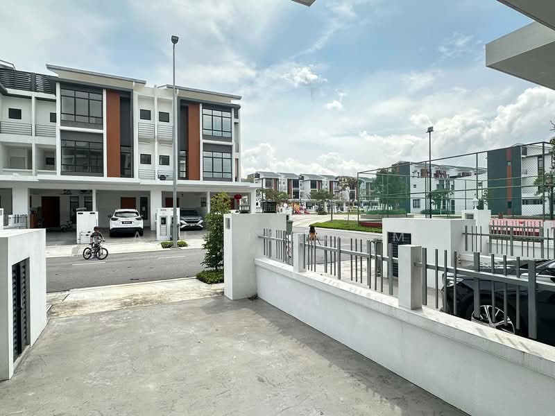 Townhouse for Sale in Taman Akasia (Semenyih) - Azli Ibrahim - Exterior - PropertyGuru.com.my