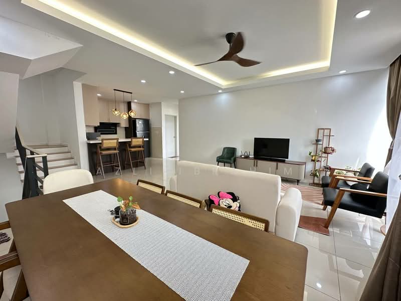 Townhouse for Sale in Taman Akasia (Semenyih) - Azli Ibrahim - Living Room - PropertyGuru.com.my