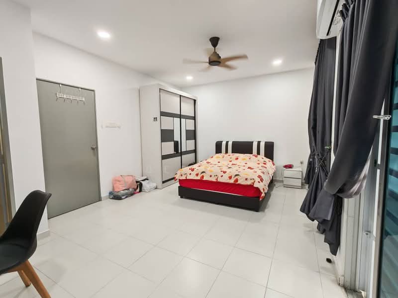 2.5-storey Terraced House for Sale in Taman Scientex Utama (Senai) - Bee Ng - Bedroom - PropertyGuru.com.my