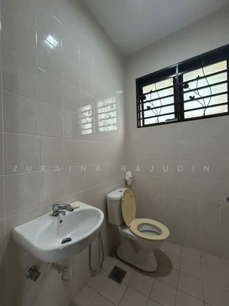Bungalow for Sale in Country Heights (Kajang) - Zuraina Rajudin - Bathroom - PropertyGuru.com.my