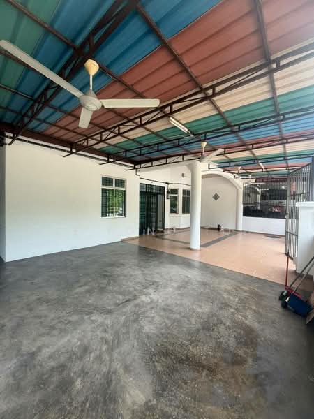 1-storey Terraced House for Sale in Taman Bestari Indah (Ulu Tiram) - Ee Fong Toh - Exterior - PropertyGuru.com.my