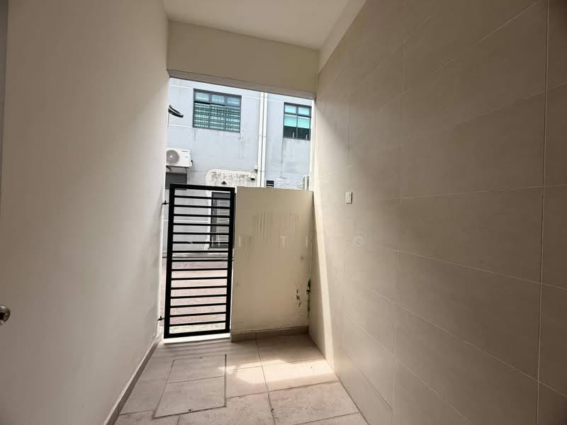 Rumah Teres 2 Tingkat untuk Dijual di Taman Sutera Utama (Skudai) - Shi Ting - PropertyGuru.com.my