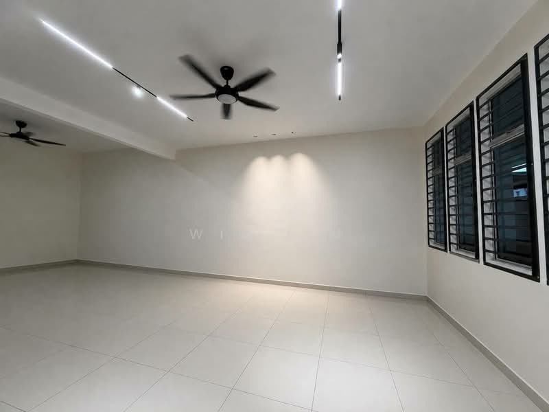 Rumah Teres 2 Tingkat untuk Dijual di Bandar Putra (Kulai) - Win Lim - Living Room - PropertyGuru.com.my