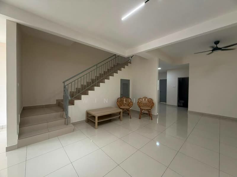 Rumah Teres 2 Tingkat untuk Dijual di Bandar Putra (Kulai) - Win Lim - Living Room - PropertyGuru.com.my