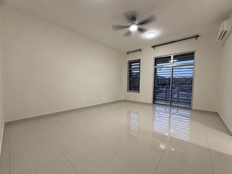 Rumah Teres 2 Tingkat untuk Dijual di Bandar Putra (Kulai) - Win Lim - Living Room - PropertyGuru.com.my