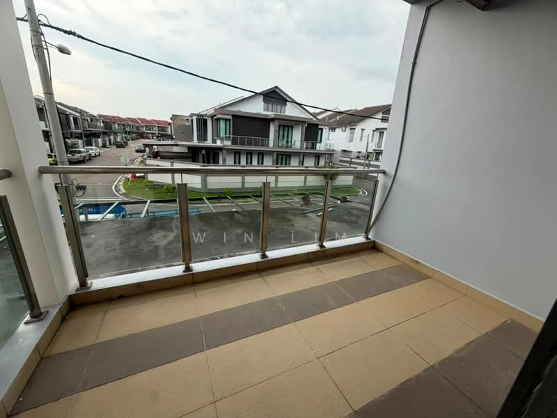 Rumah Teres 2 Tingkat untuk Dijual di Bandar Putra (Kulai) - Win Lim - Balcony - PropertyGuru.com.my