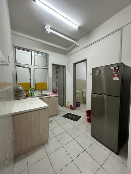 Pangsapuri untuk Dijual di Molek Ria - Daniel Yong - Kitchen - PropertyGuru.com.my