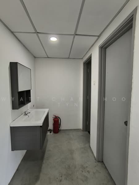 Kedai / Pejabat untuk Dijual di Taman Mount Austin (Tebrau) - Wyatt Chan Shoou Tyn - Bathroom - PropertyGuru.com.my