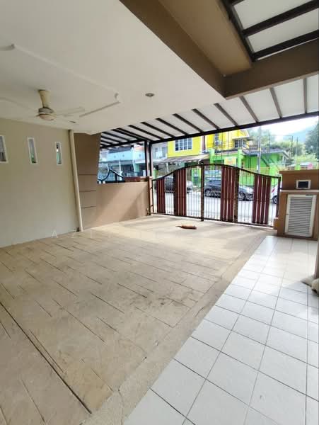 Rumah Teres 2-Tingkat untuk Dijual di Taman Riana Ukay (Ulu Kelang) - Azli Ibrahim - Exterior - PropertyGuru.com.my