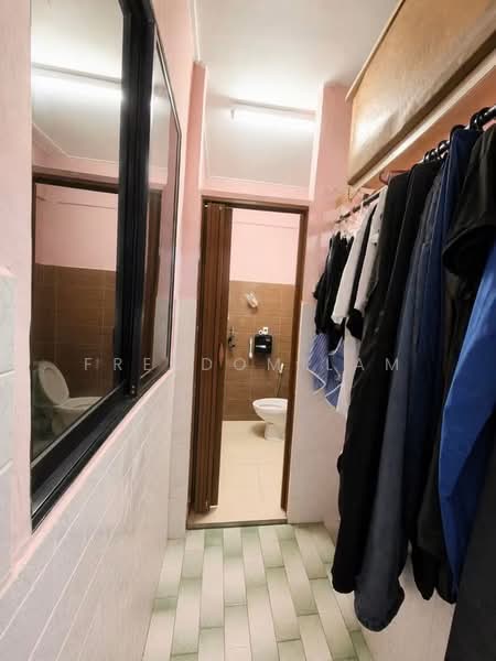 Flat for Sale at Flat Taman Ungku Tun Aminah - Freedom Lam - Bathroom - PropertyGuru.com.my