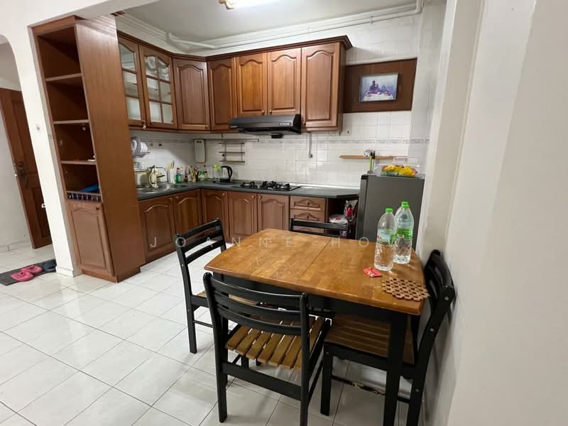 Pangsapuri untuk Disewa di Kiara Apartment - Joanne How - Kitchen - PropertyGuru.com.my