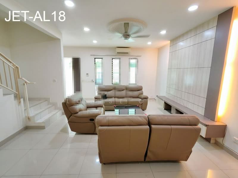 Rumah Teres 2 Tingkat untuk Dijual di Setia Alam (Selangor) - Louise Ooi - Living Room - PropertyGuru.com.my