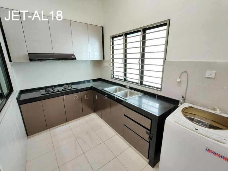 Rumah Teres 2 Tingkat untuk Dijual di Setia Alam (Selangor) - Louise Ooi - Kitchen - PropertyGuru.com.my