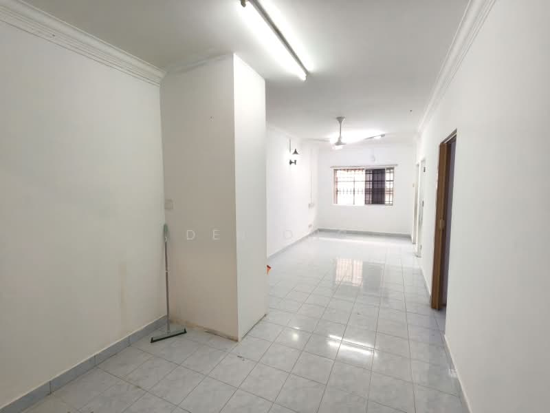Flat for Sale at Rumah Pangsa Segar Perdana - Den Ong - Interior - PropertyGuru.com.my