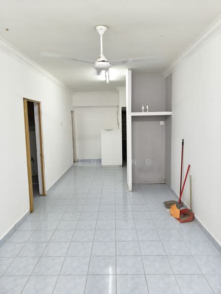 Flat for Sale at Rumah Pangsa Segar Perdana - Den Ong - Interior - PropertyGuru.com.my