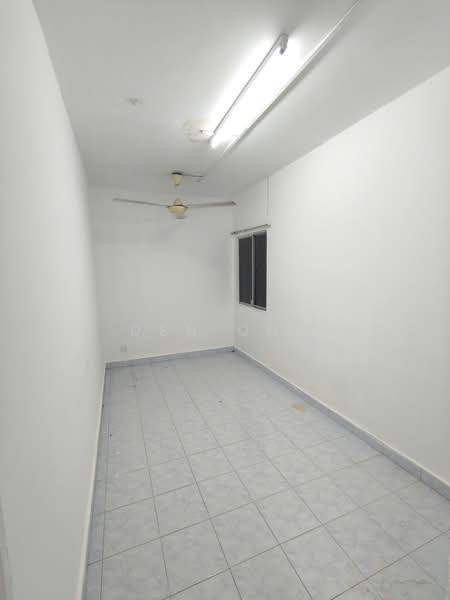 Flat for Sale at Rumah Pangsa Segar Perdana - Den Ong - Interior - PropertyGuru.com.my
