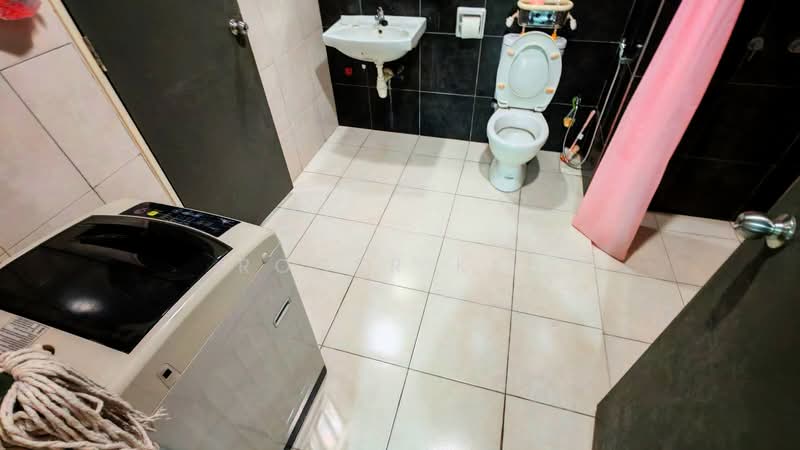 Service Residence for Rent at D'Pulze Cyberjaya - Roger Kee - Bathroom - PropertyGuru.com.my