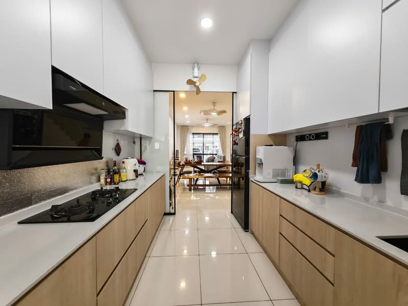 2-storey Terraced House for Sale in Austin Crest (Johor Bahru) - Ee Fong Toh - Kitchen - PropertyGuru.com.my