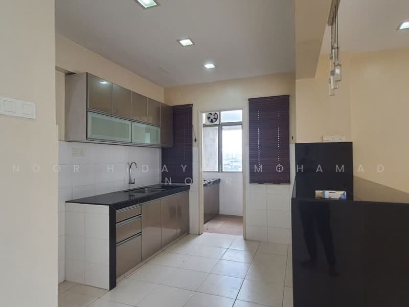 Kondominium untuk Dijual di 1 Petaling - Noor Hidayah Mohamad Noor - Kitchen - PropertyGuru.com.my