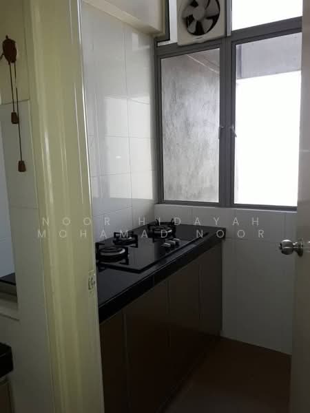 Kondominium untuk Dijual di 1 Petaling - Noor Hidayah Mohamad Noor - Kitchen - PropertyGuru.com.my