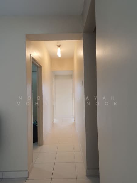 Kondominium untuk Dijual di 1 Petaling - Noor Hidayah Mohamad Noor - Corridor - PropertyGuru.com.my