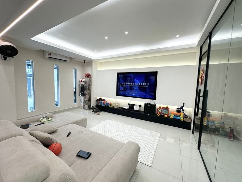 1.5-storey Terraced House for Sale in Skudai (Johor) - Freedom Lam - Living Room - PropertyGuru.com.my