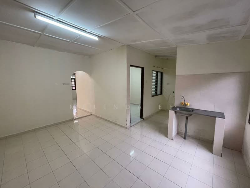 Rumah Teres 1 Tingkat untuk Dijual di Taman Dahlia (Tampoi) - Melinda Ee - Kitchen - PropertyGuru.com.my