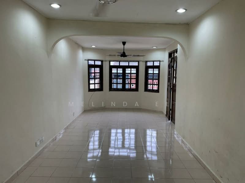 Rumah Teres 1 Tingkat untuk Dijual di Taman Dahlia (Tampoi) - Melinda Ee - Living Room - PropertyGuru.com.my