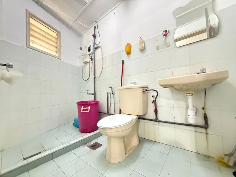 Pangsapuri untuk Dijual di Sri Jelatek - Azmi . - Bathroom - PropertyGuru.com.my
