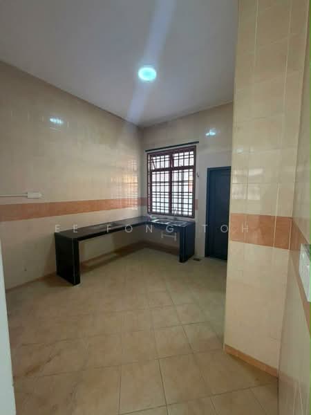 Rumah Teres 2 Tingkat untuk Dijual di Taman Damansara Aliff (Tampoi) - Ee Fong Toh - Kitchen - PropertyGuru.com.my
