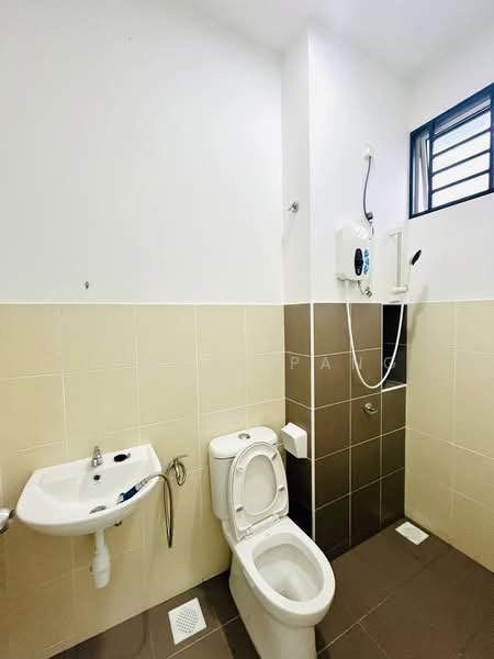 Terraced House for Rent in Pengerang (Johor) - Hubert Pang - Bathroom - PropertyGuru.com.my