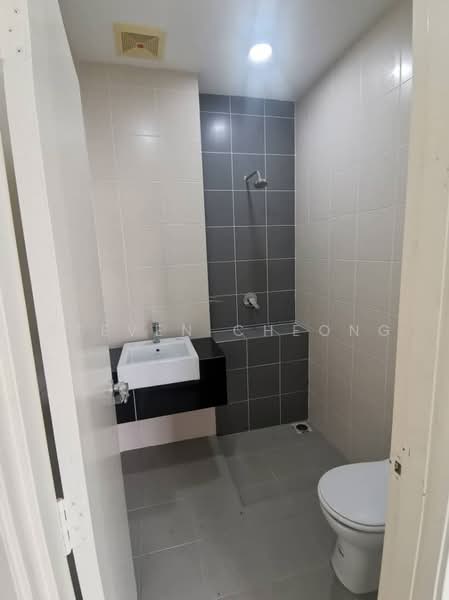 Semi-Detached House for Sale in Rawang (Selangor) - Steven Cheong - Bathroom - PropertyGuru.com.my