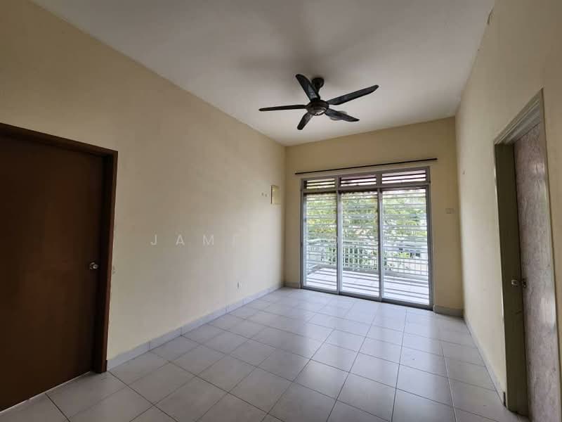 Rumah Kluster untuk Dijual di Taman Sierra Perdana (Masai) - James Bong - Living Room - PropertyGuru.com.my